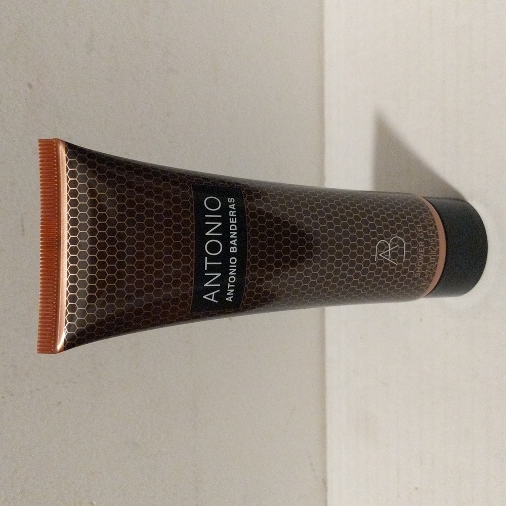 2 Antonio by Antonio Banders shower gel 2.5 oz.
